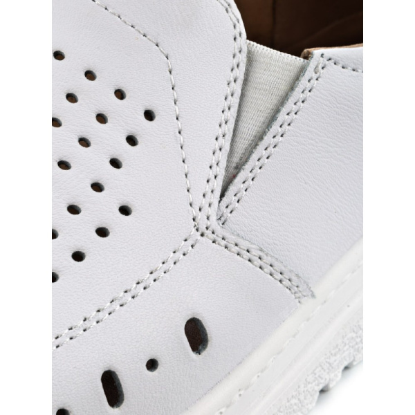 Туфли мужские из натуральной кожи с перфорацией и натуральной подкладкой цвет белый